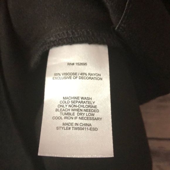 Q&A tank top - Picture 4 of 4